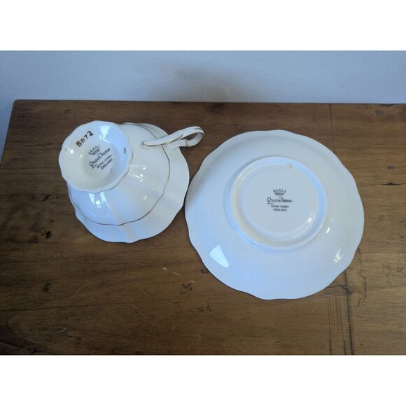 Queen Anne Tea Cup Saucer Wedding Anniversary Design Gold Trim England Vintage - Picture 6 of 16